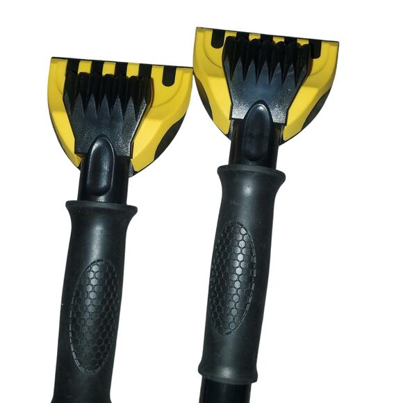 Ice Scrapers - Picture 3 of 4